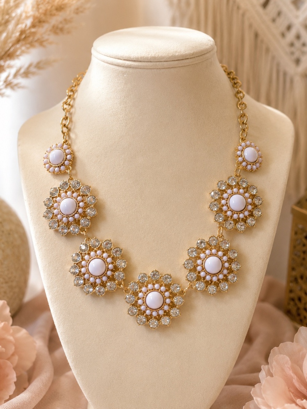 NWOT Elegant Lavender Pale Pink Floral Rhinestone Statement Necklace Gold-Tone